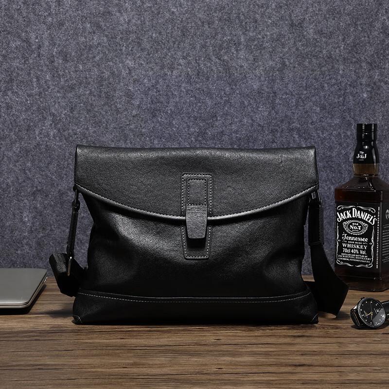 SCHWARZETIENNE Men's Genuine Leather Messenger Bag