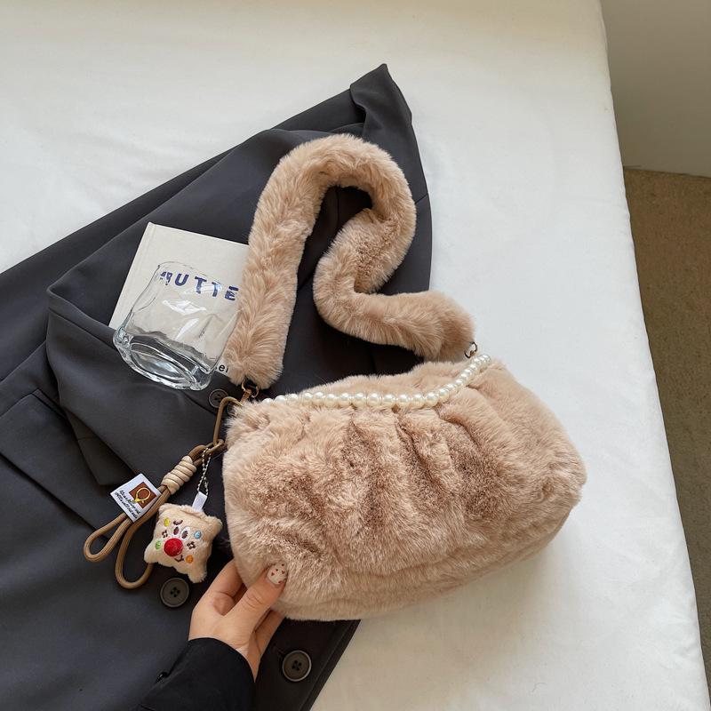 Korean Style Plush Shoulder Bag with Pearl Accents - Cute Autumn/Winter Crossbody