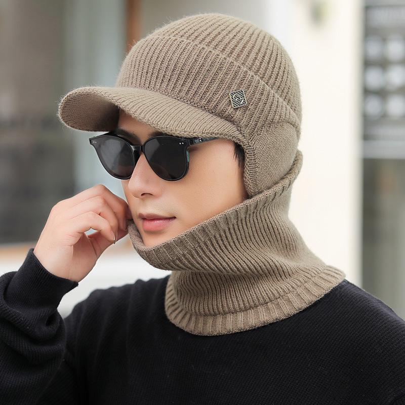 Men's Warm Knit Metal Label Duckbill Hat for Autumn/Winter - Windproof Design for Cycling and Outdoor Activities
