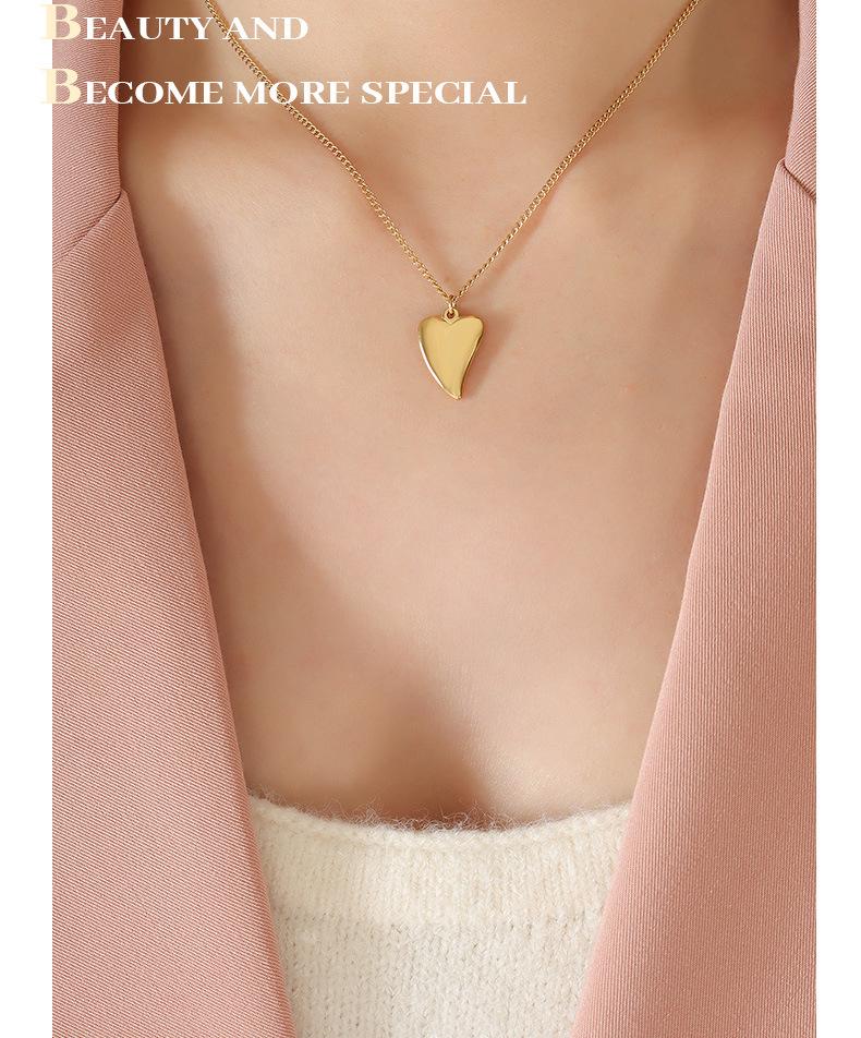 Stylish Heart Pendant Necklace: 18K Gold-Plated Titanium Steel, Cold-Style Clavicle Chain for Women