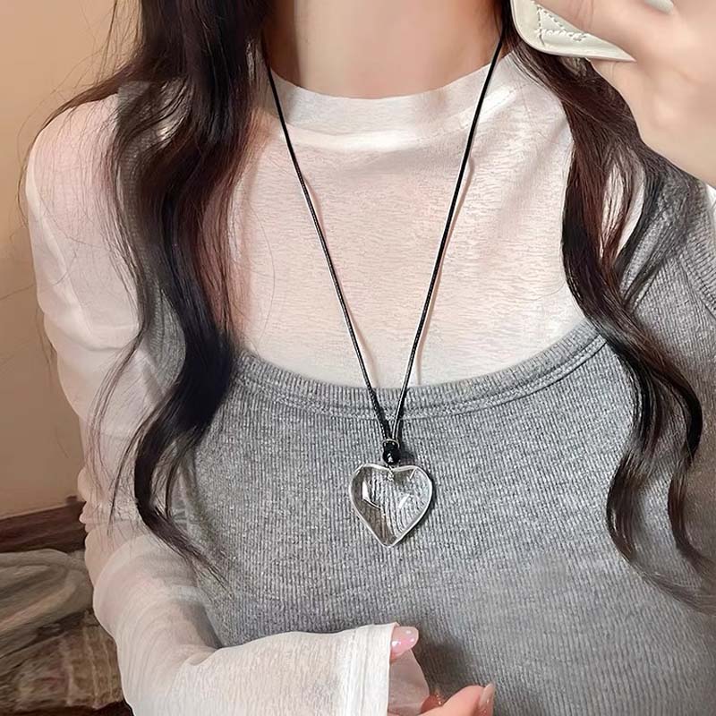 Fashion Resin Round Hollow Pendant Necklaces for Women Trendy Black Leather Rope Long Sweater Chain Necklaces Party Jewelry