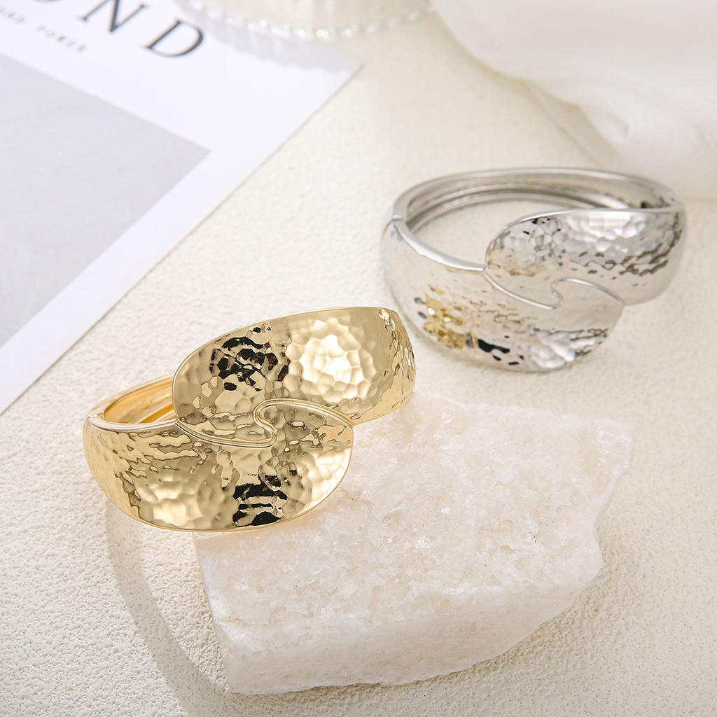 Hammer Pattern Open Bracelet, European and American Style, Irregular Shape, High-end Feel