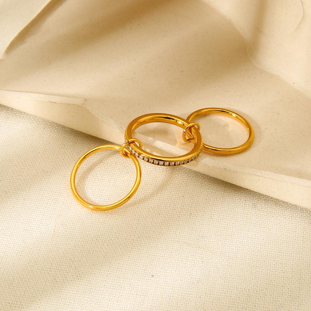 18K Gold-Plated Stainless Steel Ring with Zirconia Chain - Waterproof, High-End Jewelry for Women