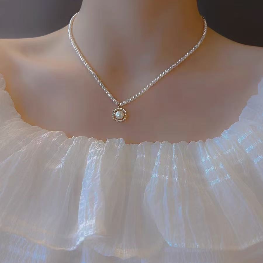 

Simple pearl necklace women s zircon pendant clavicle chain new popular light luxury niche high-end neck chain