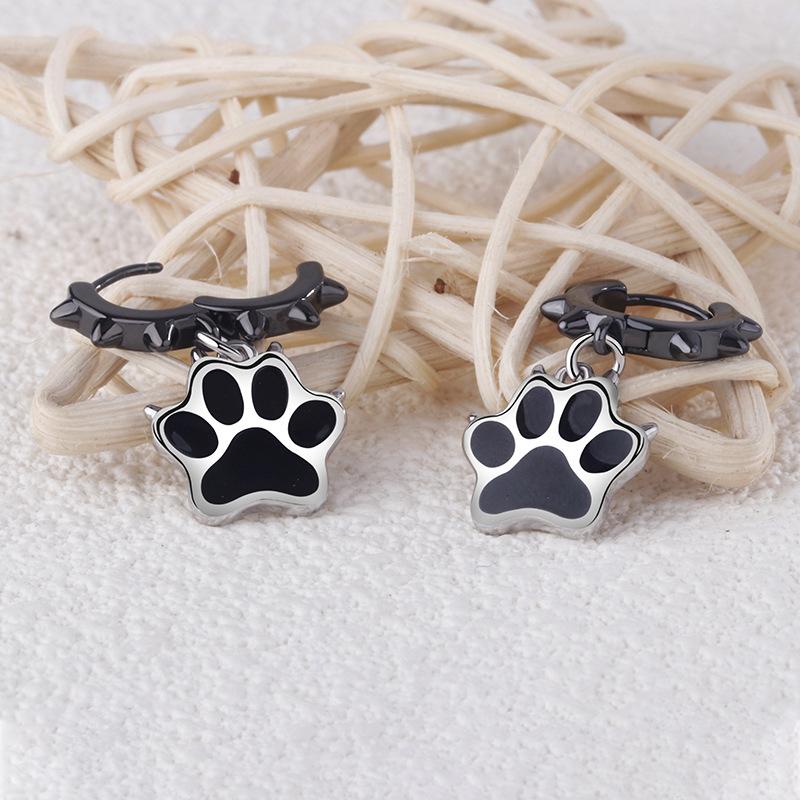 Hip Hop Punk Cat Paw Pendant Earrings Suitable For Men And Women Cool And Personalized Black Rivet Jewelry Gifts