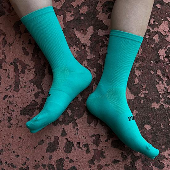 1 Pair Anti-Slip Silicone Wear Resistant Thin Sport Socks Letter Print Mid-Tube Unisex