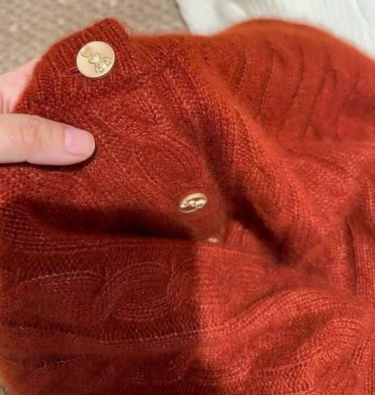 Women's Cashmere Round Neck Cardigan - Year of the Rooster Red, Thick & Fashionable Bright Silk Cable Knit Sweater for Autumn/Winter.