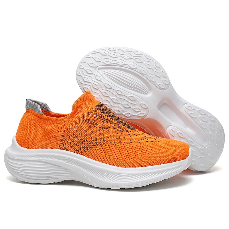 

A new large-size outdoor sports and leisure shoe breathable fly-woven running shoe 41 оранжевый
