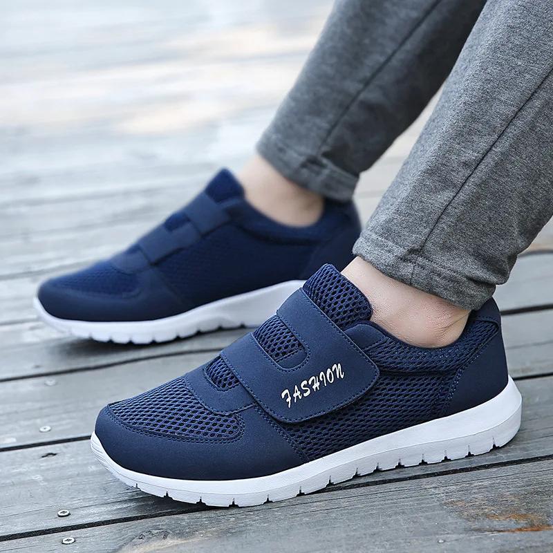 Scarpe da Uomo Nuove Scarpe Casual Traspiranti in Rete Leggere da Esterno Scarpe Piatte da Passeggio Scarpe da Ginnastica Antiscivolo per Uomo Scarpe da Corsa con Suola Morbida