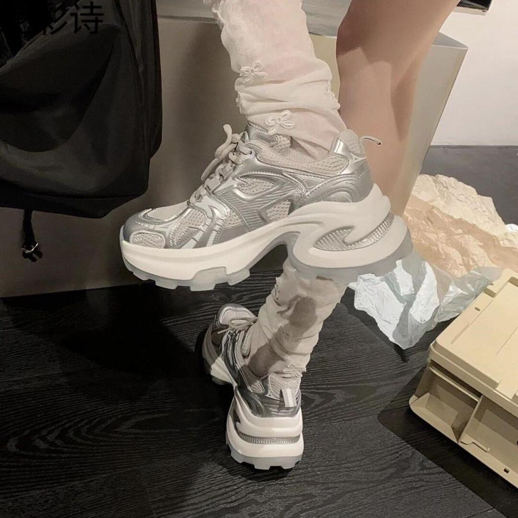 2025 Summer New Thin Sports Shoes Breathable Mesh Thick Sole Heightening Dad Shoes Women's Little White Shoes Ruth Same Style