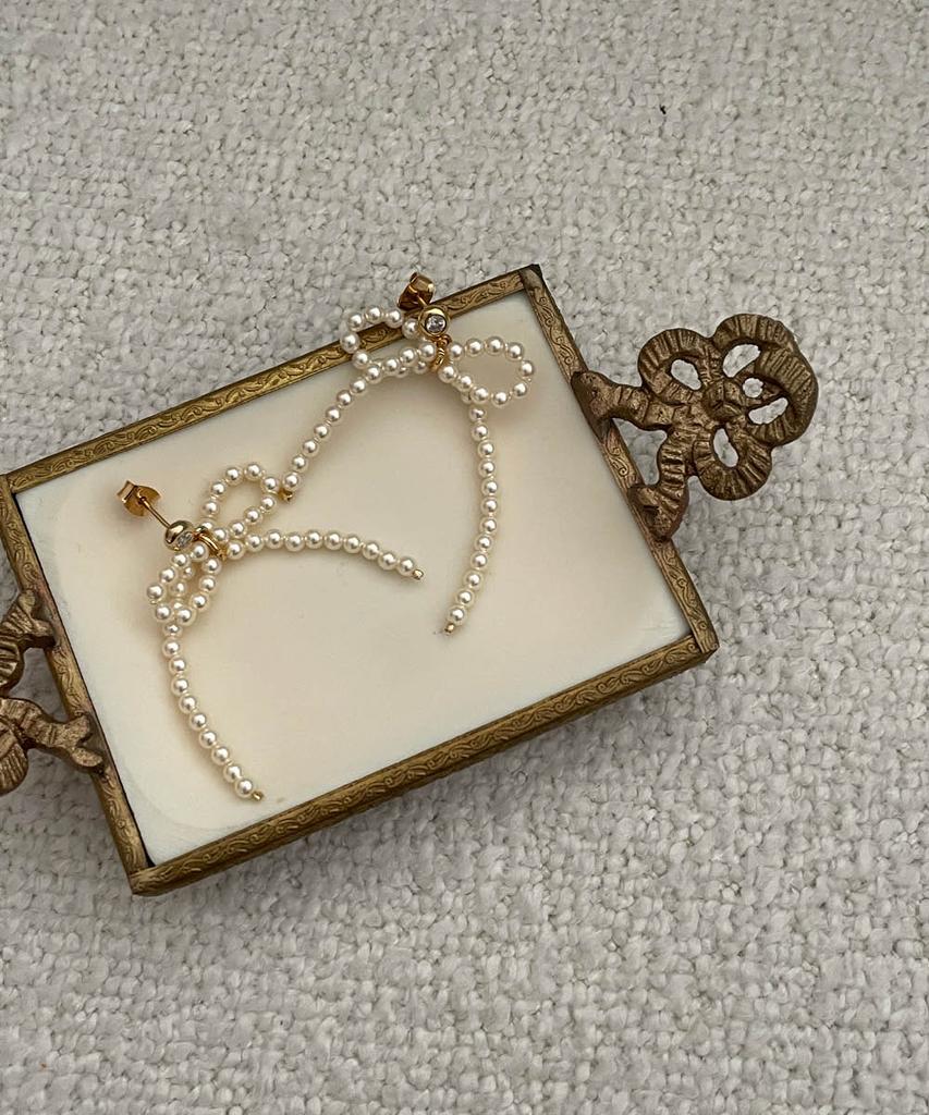 Elyona Tie A Bow Pearl Earrings