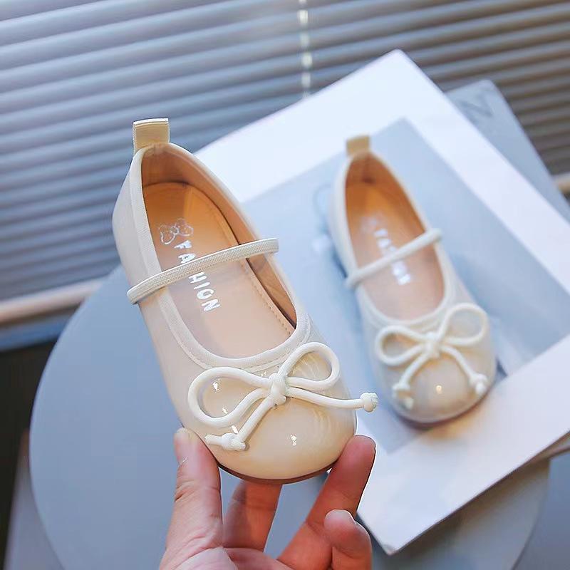 

Girl s Flat Shoes Jelly Color Cute Bowknot Leather Shoes Kids Soft bottom Princess Single Shoes for Children Rose Green Yellow 21