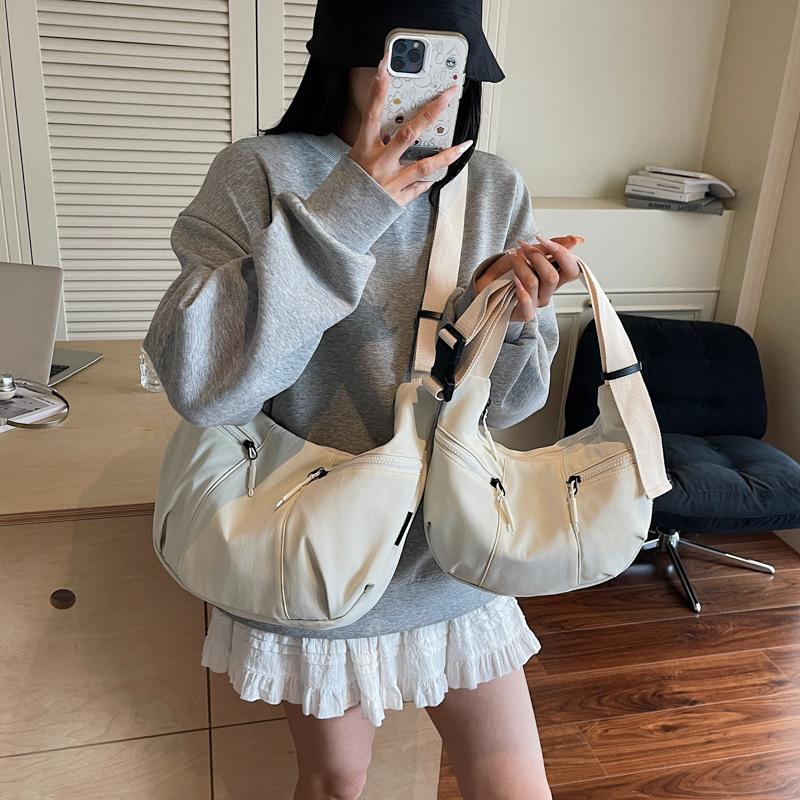 Premium Waterproof Messenger Bag Women's Fashion Sports Shoulder Bag Large Capacity Messenger Commuter Dumpling Bag