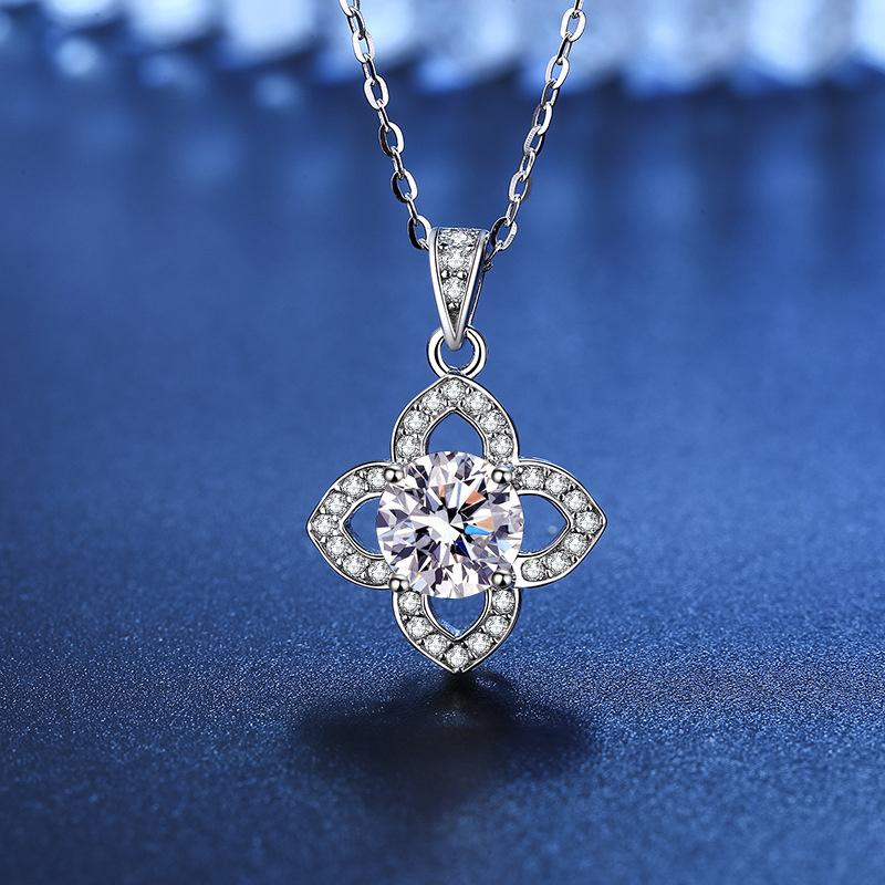 Bague Ringen 1ct VVS D Color Moissanite Pendant Necklace Women's 925 Sterling Silver Lucky Clavicle Chain Valentine's Day Gift