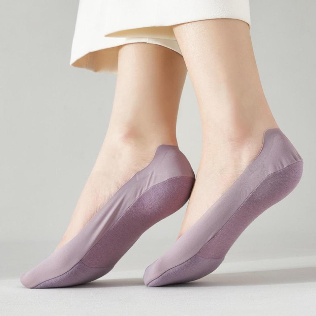 Soft Sponge Bottom Ice Silk Boat Socks for Women Non-slip and Non-falling Shallow Invisible Boat Socks Summer Thin Women's High Heels Socks