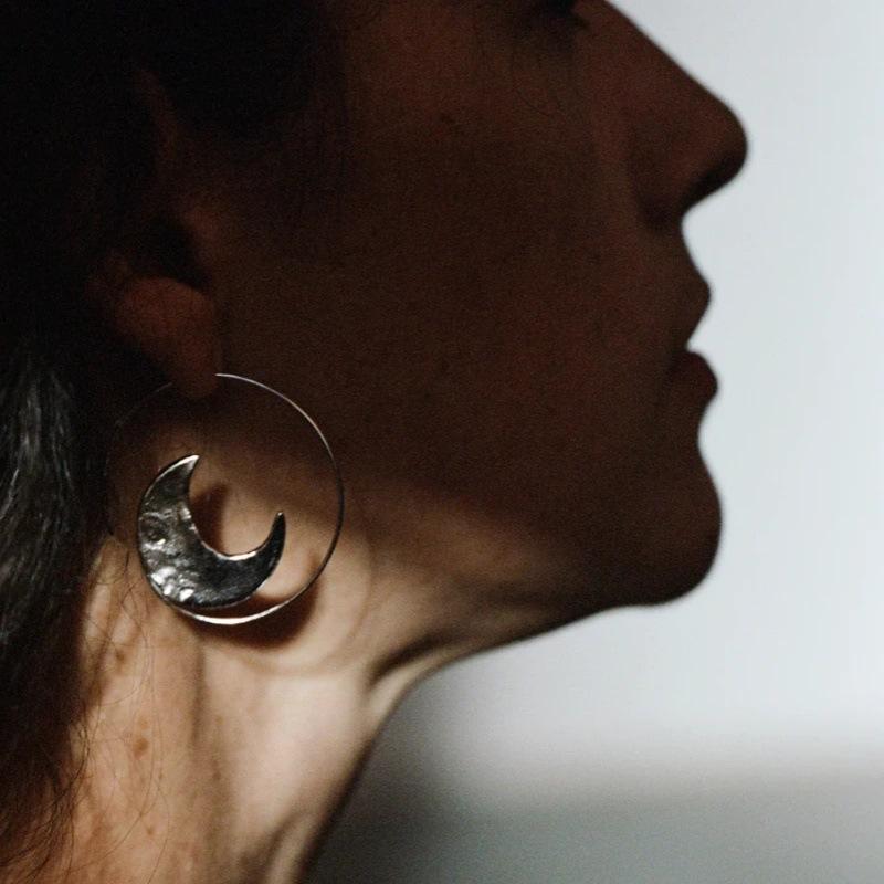 Premium Koperen 18K Echt Gouden Zon En Maan Cirkel Hanger Oorbellen, Gepersonaliseerde Trend, Modieuze En Unieke Oorbellen.