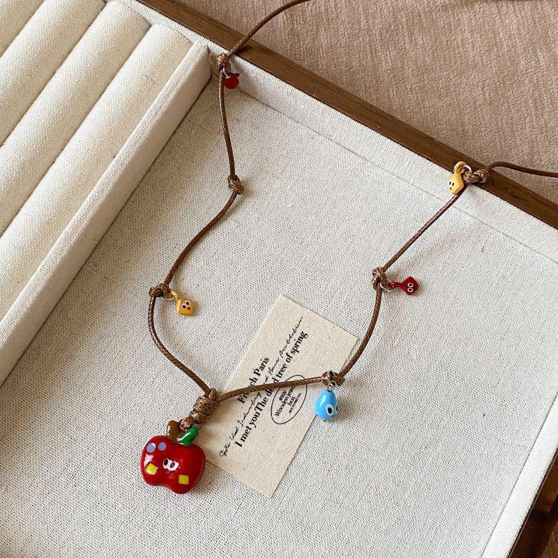 Collier Pendentif Pomme pour Femmes - Design Dessin Animé Huile Goutte Acrylique Chaîne Pull