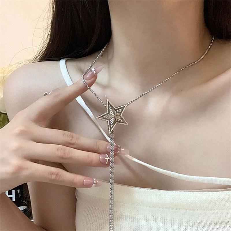Stylish Alloy Star Necklace Simple Neck Jewelry Pullable Star Necklace Star Pendant Necklace Suitable for Party Daily