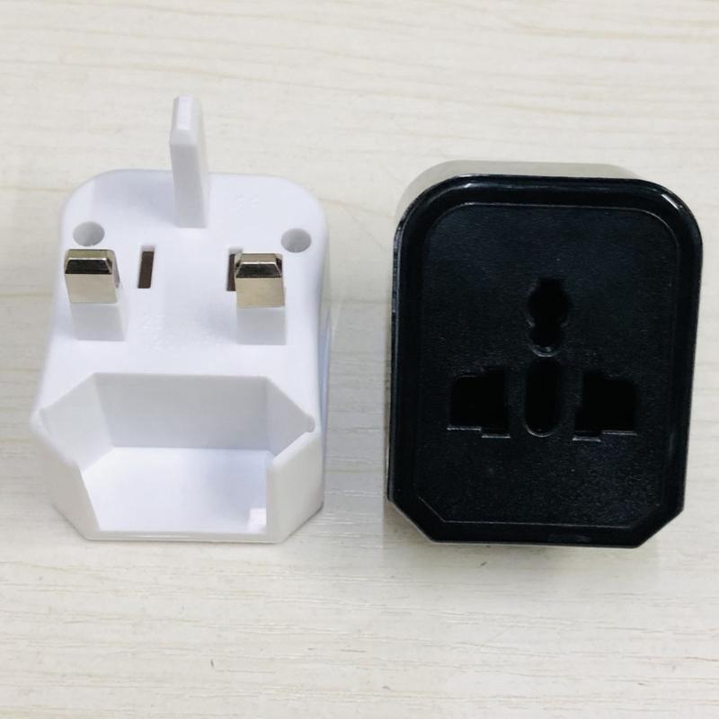 Sada univerzálních napájecích adaptérů pro cestování 3 ks Velikost Funguje v zásuvkách USA Evropy Velké Británie Austrálie