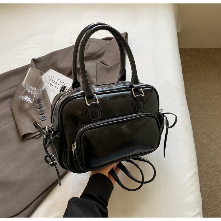 Backpack Women's Backpack 2025 New Large Capacity Niche Simple Commuter College College Wind Leather School Bag