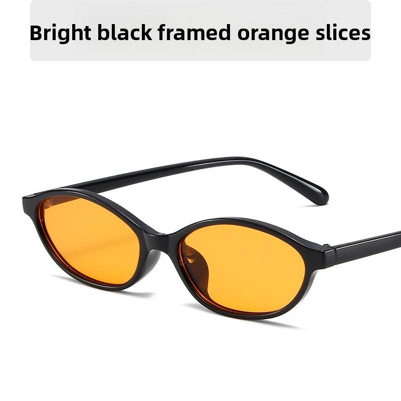 Stylish Black Frame Sunwear With Tinted Lenses For Casual Daywear And Events