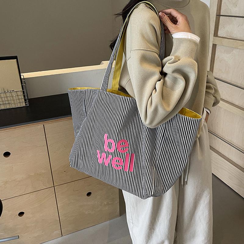 Striped Tote Bag For Women Large Capacity Shoulder Bag Two-sides Reversible Hand Bag Traveling And Shopping Underarm Bag CLE