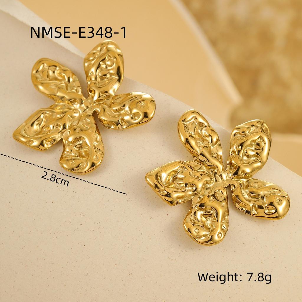 GEMCHIC Women's Vintage 18K Gold Plated Stainless Steel Five-Petal Flower Earrings Luxury Textured Floral Studs Fashion Jewelry