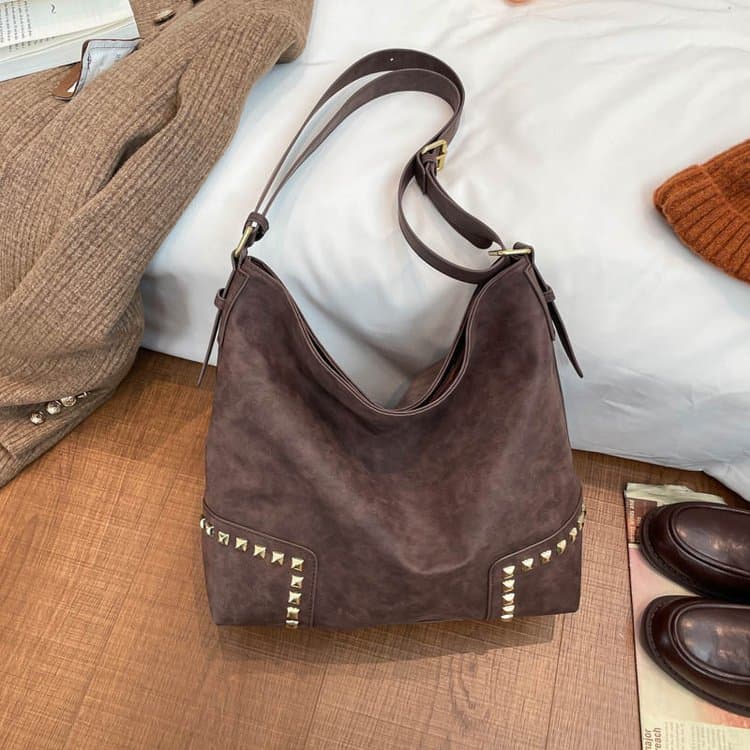 Rivet tote bag women's large-capacity commuter shoulder bag