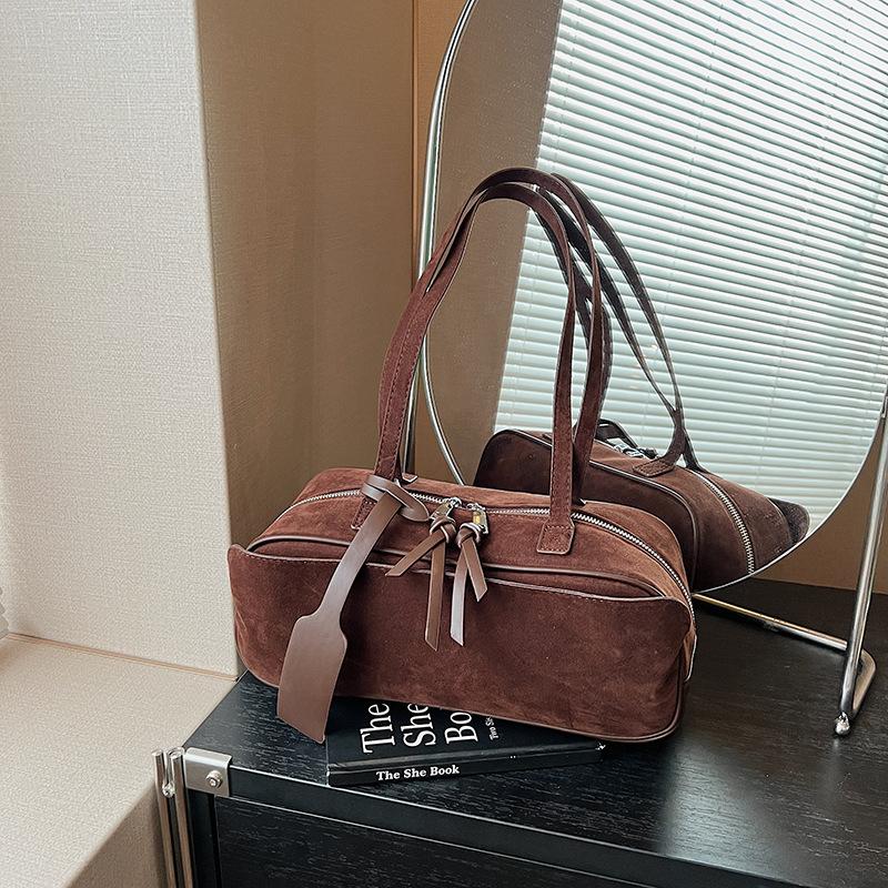 Suede bag women's large-capacity new autumn and winter retro shoulder underarm bag commuter pillow bag