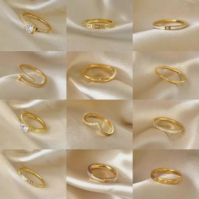 "Korean Style Minimalist Luxury Women's Ring with White Shell and Inlaid Stone"