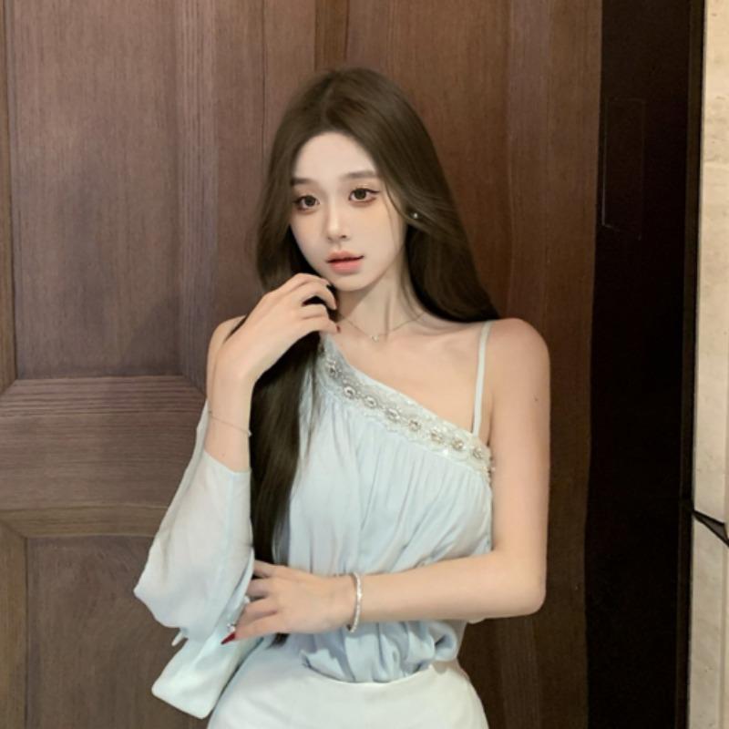 

Весенне-летняя женская рубашка из шифона с открытыми плечами и длинными рукавами, с ромбовидной фаской и неровным атласным узором L серо голубой