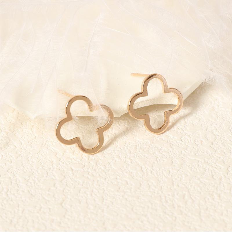 Simple Retro Love Earrings Geometric Metal Earrings Niche Temperament High-end Versatile Earrings
