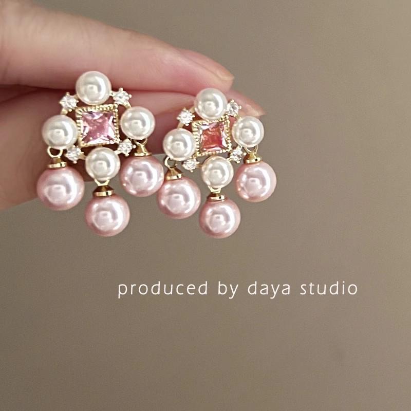 

Серьги-пусеты «Летний курортный стиль Мори Сладкий лепесток 2025»