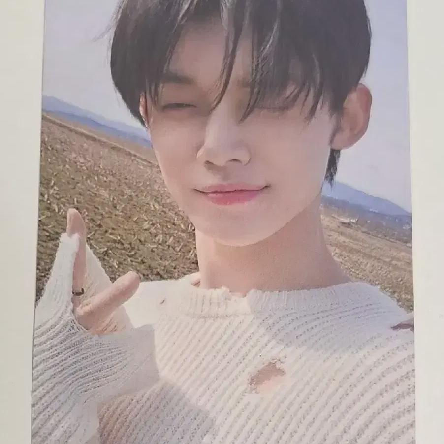 

Tomorrow X Together Yeonjun Yizhiyu Photo Card