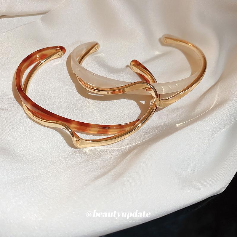 Gold-Plated Textured Open Bangle: Korean Style, High-End Cold Aesthetic