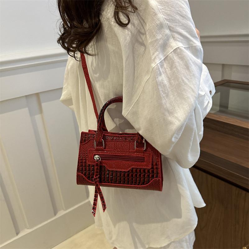 Trendy Fashionable Handbag For Women Stylish Casual Korean Vintage Small Square Purse