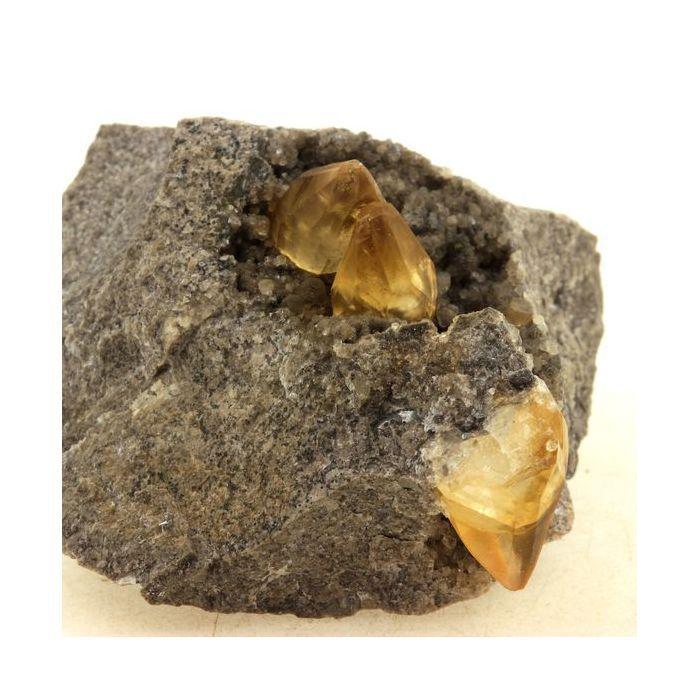 Pierres et Minéraux. Calcite. 579.0 ct. La Sambre Quarry, Landelies, Belgique.