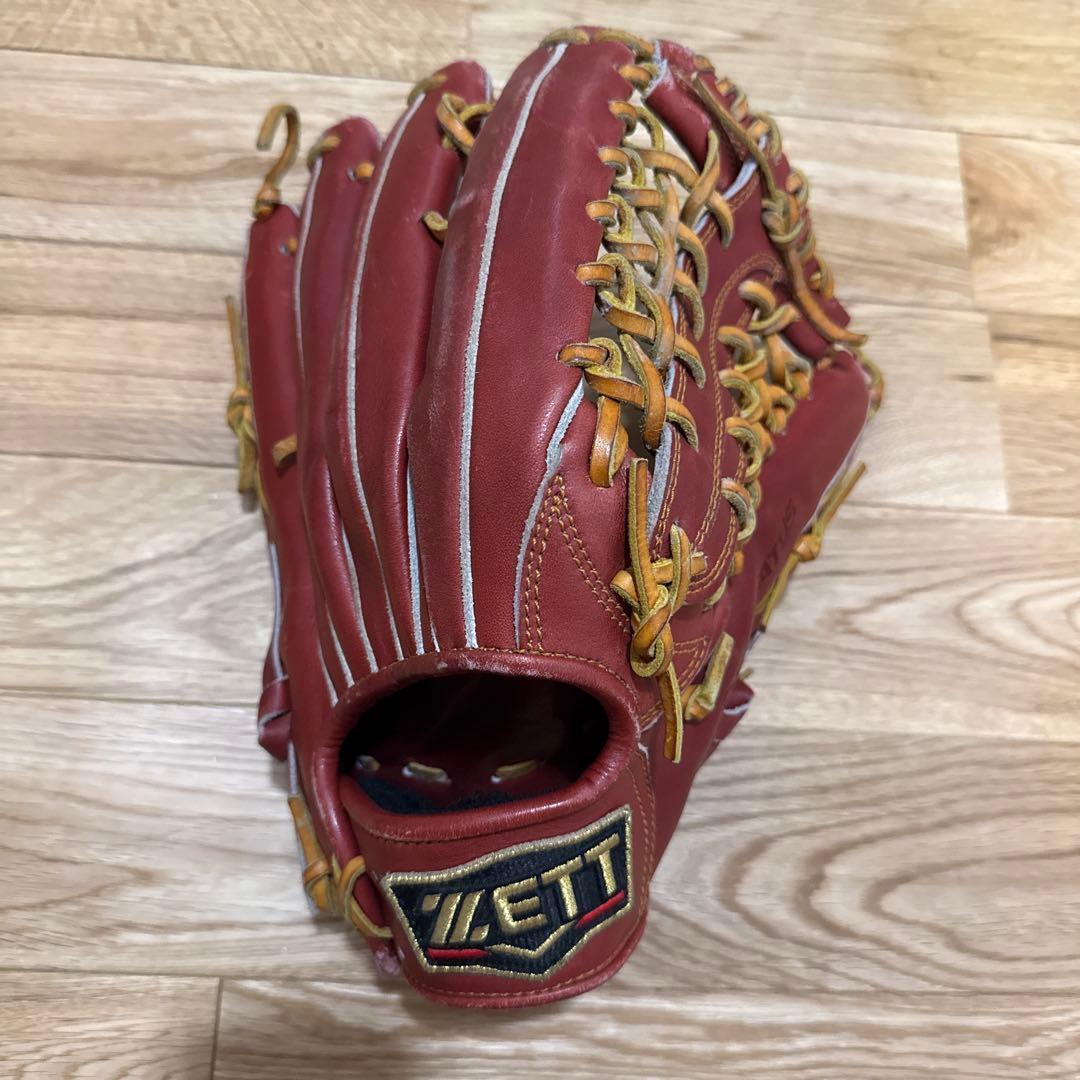 Used ZETT PROSTATUS Softball gloves