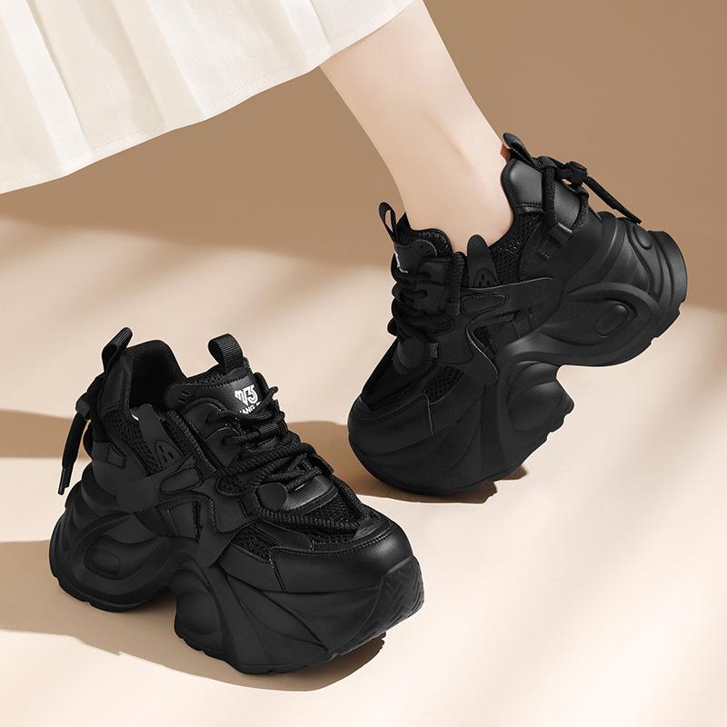 2025 New Spring and Autumn Casual Thick soled Versatile Women's Travel Shoes for Sports Shoes