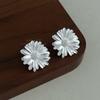 Matte Silver Three-dimensional Daisy Petal Stud Earrings Literary and Cold Flower Earrings Commuter Dating Wear High-end Atmosphere