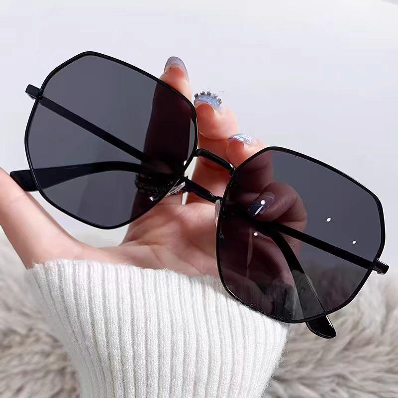 New Retro Sunglasses Women Brand Designer Rimless Gradient Sun Glasses Fashion Shades Eyewear Outdoor Sports Eyeglasses