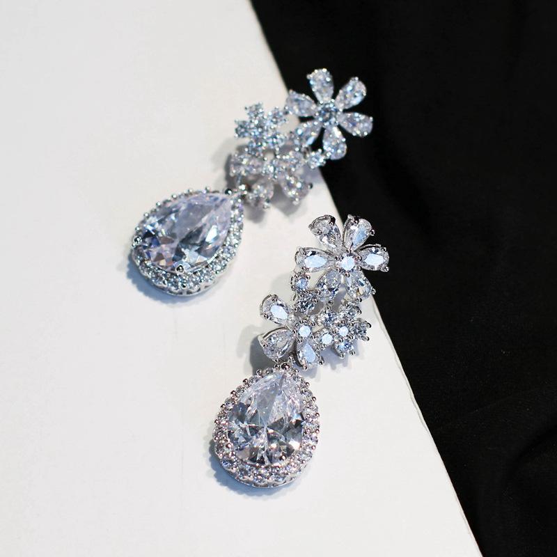 2Pcs Imitation Moissanite Diamond Jewelry Set New Weeding Luxury Flower Pendant Necklace Female Earrings Set Gift To Woman