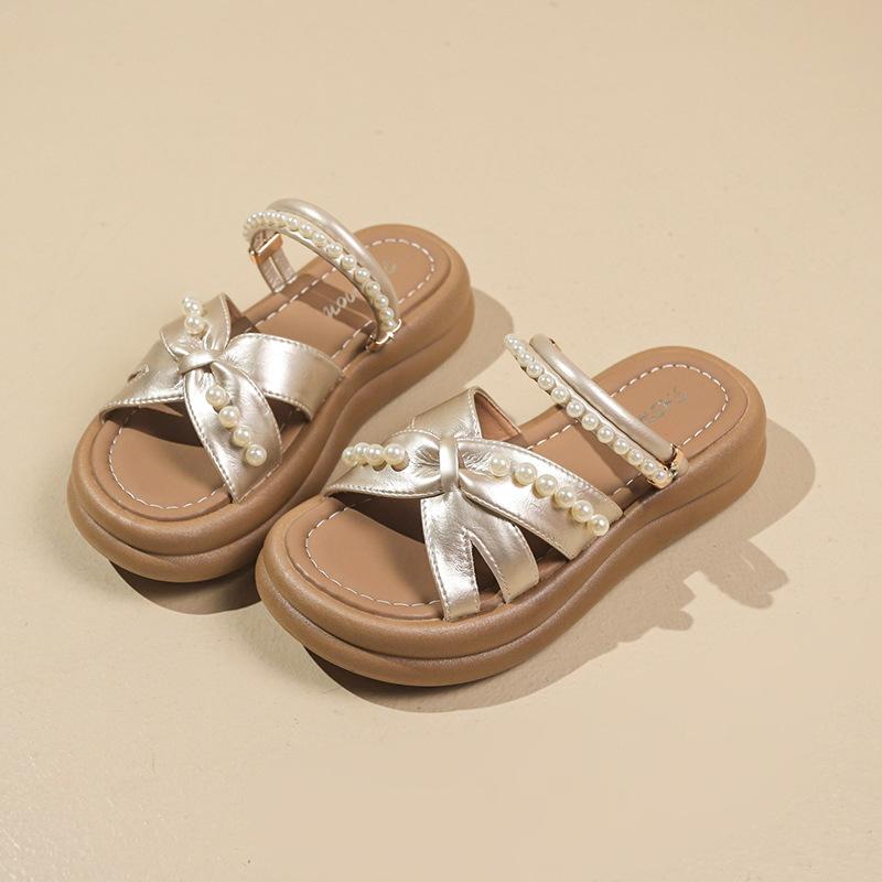 New Slippers Female Summer Fairy Wind Wear Fashion Internet Celebrity Pearl Thick Bottom Casual Two Wear Beach Cool Slippers