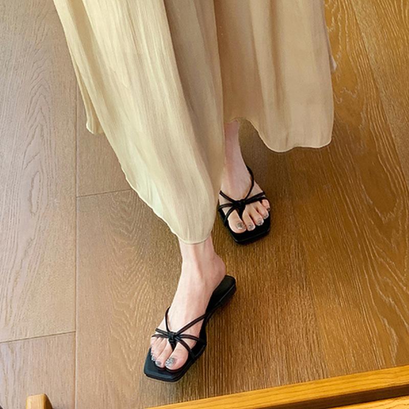 Lambskin~ Retro thin strap thick heel slippers women's summer wear simple beach pinch herringbone cool slippers