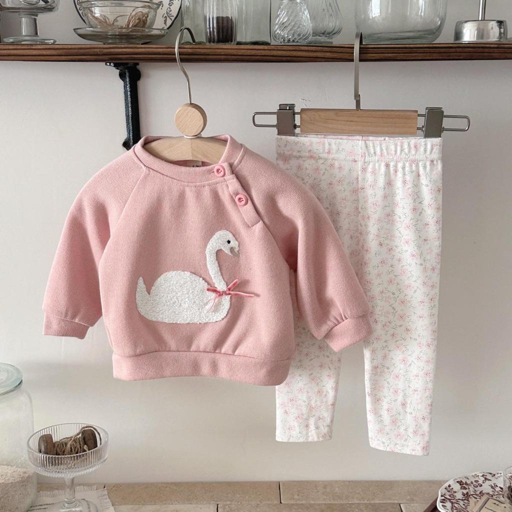 Swan Pattern Thick Knit Sweater & Pants Set for Babies & Children - Warm Two-Piece for Autumn/Winter