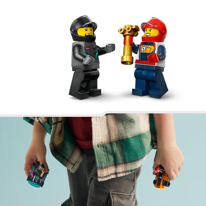 LEGO® 60400 City Les Karts et les Pilotes de Course, Jouet avec 2 Karting, avec 2 Minifigurines de Pilotes de Voitures