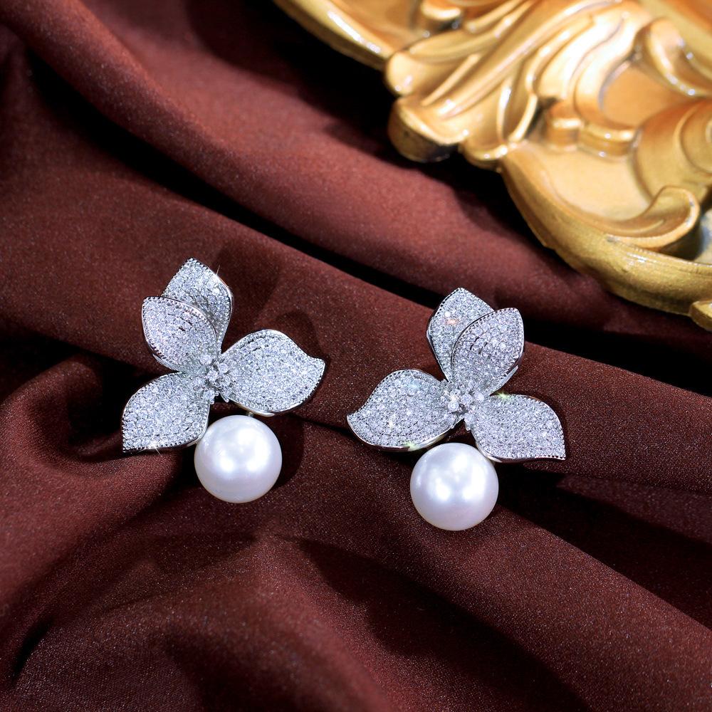 Nadel Leichter Luxus Blütenblatt Perlen Ohrringe Design Temperament High-End Blume Zirkonia Ohrstecker Ohrschmuck