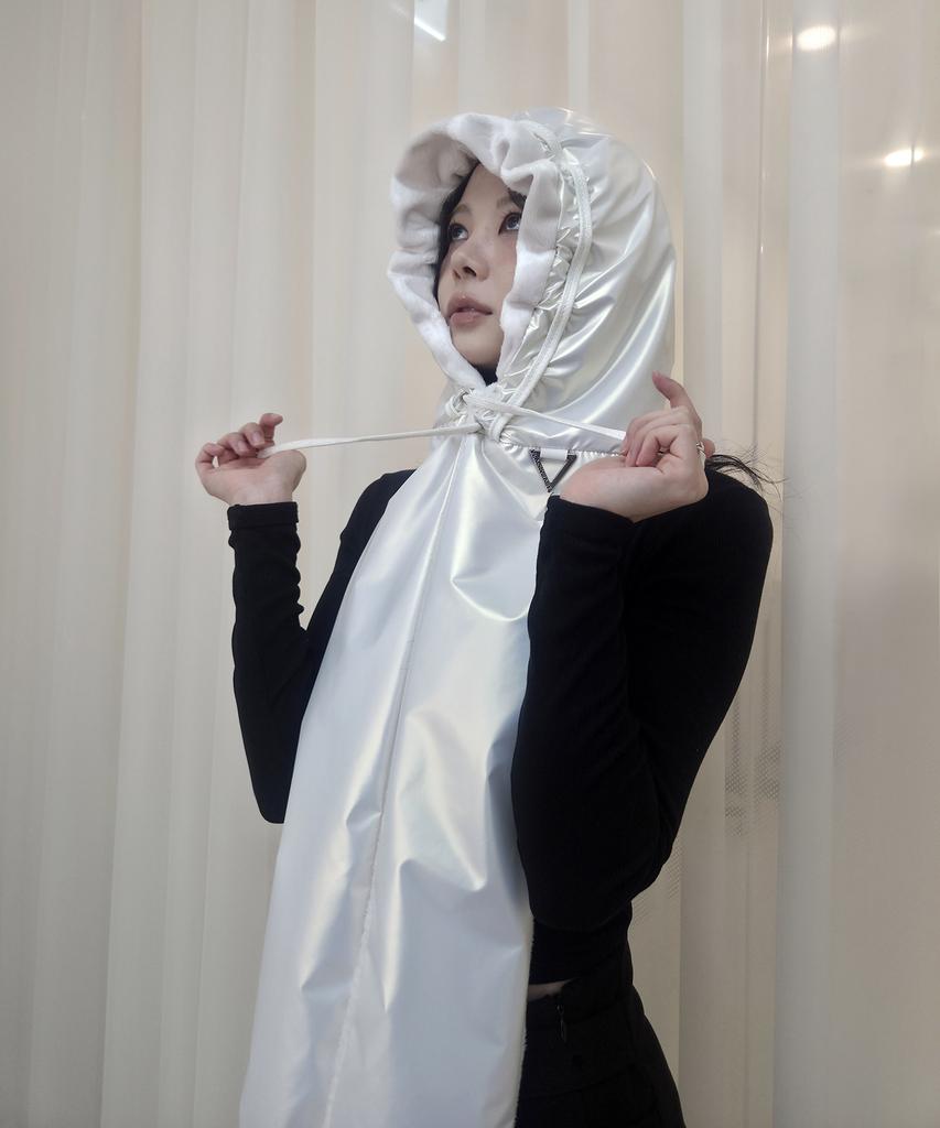 Beullaegbiseuteu Reversible Balaclava _ White Pearl _ Ac4502
