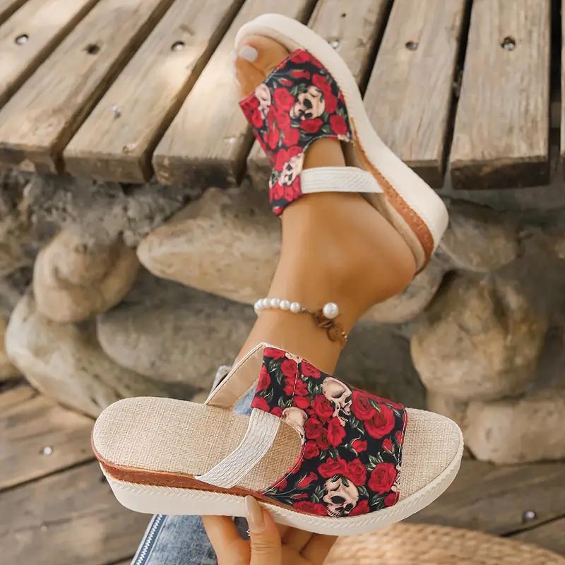 Sandálias femininas com estampa de caveira, sapatos de plataforma coloridos de tecido à beira-mar, slide de praia confortável de Halloween