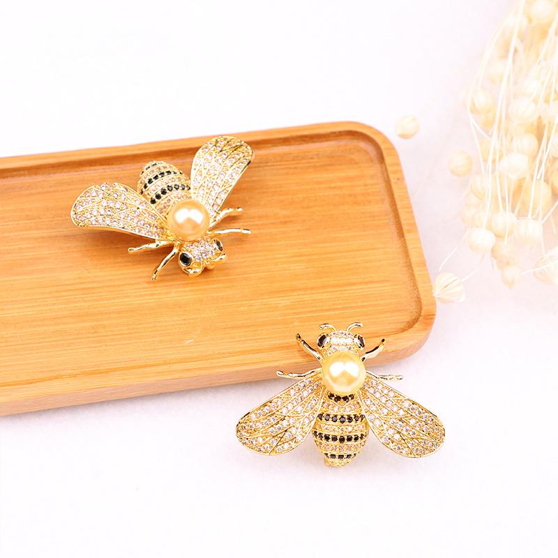 Bee Brooch for High-end Women, Luxurious and Elegant Badge Decoration, Creative and Versatile Clothing Accessories